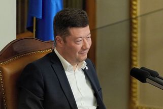 Tomio Okamura a jeho psí pomocník